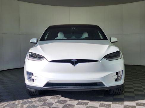 Used 2020 Tesla Model X Long Range image 2