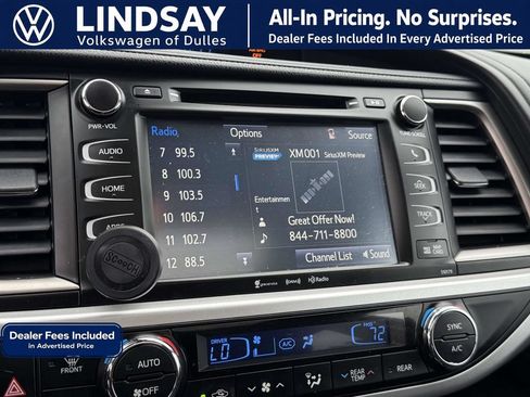 Used 2017 Toyota Highlander SE AWD/4WD image 18