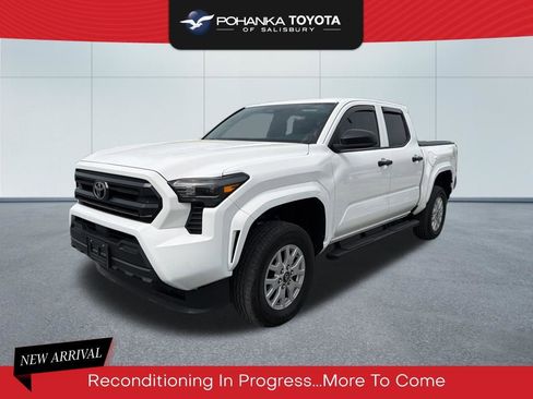 Used 2025 Toyota Tacoma SR w/ SR Upgrade Package image 1