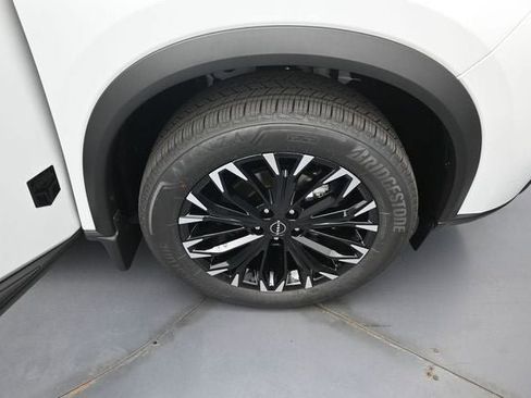 New 2026 Nissan Rogue Dark Armor AWD/4WD image 32
