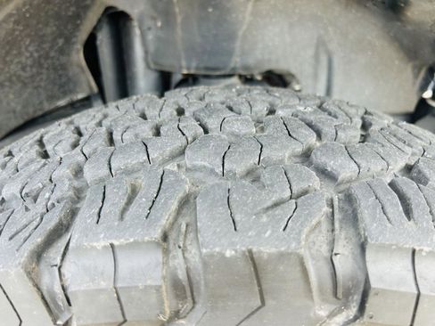 Used 2024 Jeep Wrangler Willys image 37