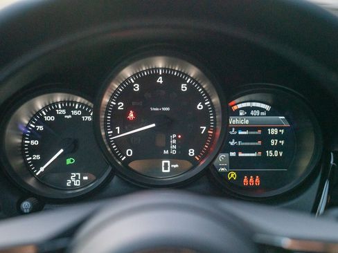 Certified 2026 Porsche Macan AWD/4WD image 15
