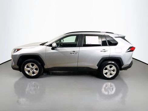 Certified 2021 Toyota RAV4 XLE w/ Convenience Package FWD image 4