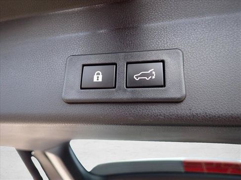 Certified 2023 Subaru Ascent Premium w/ Convenience Package AWD/4WD image 9