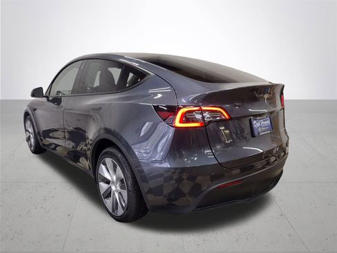 Used 2023 Tesla Model Y Long Range image 11