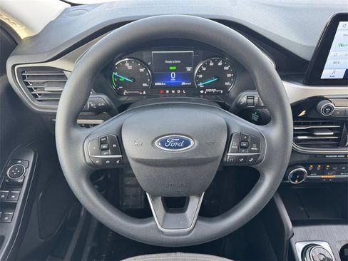 Used 2022 Ford Escape SE image 11