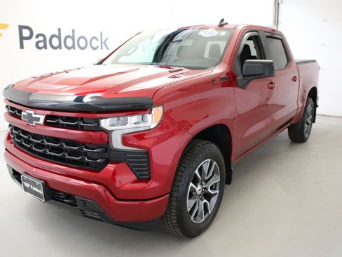 Used 2023 Chevrolet Silverado 1500 RST w/ Z71 Off-Road Package image 3