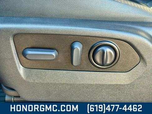 Used 2022 GMC Sierra 2500 AT4 image 15