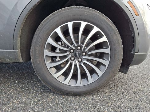 Certified 2023 Lincoln Aviator Reserve w/ Elements Package Plus AWD/4WD image 9