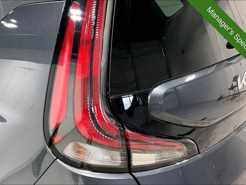 Used 2025 Kia Soul LX w/ LX Technology Package FWD image 35