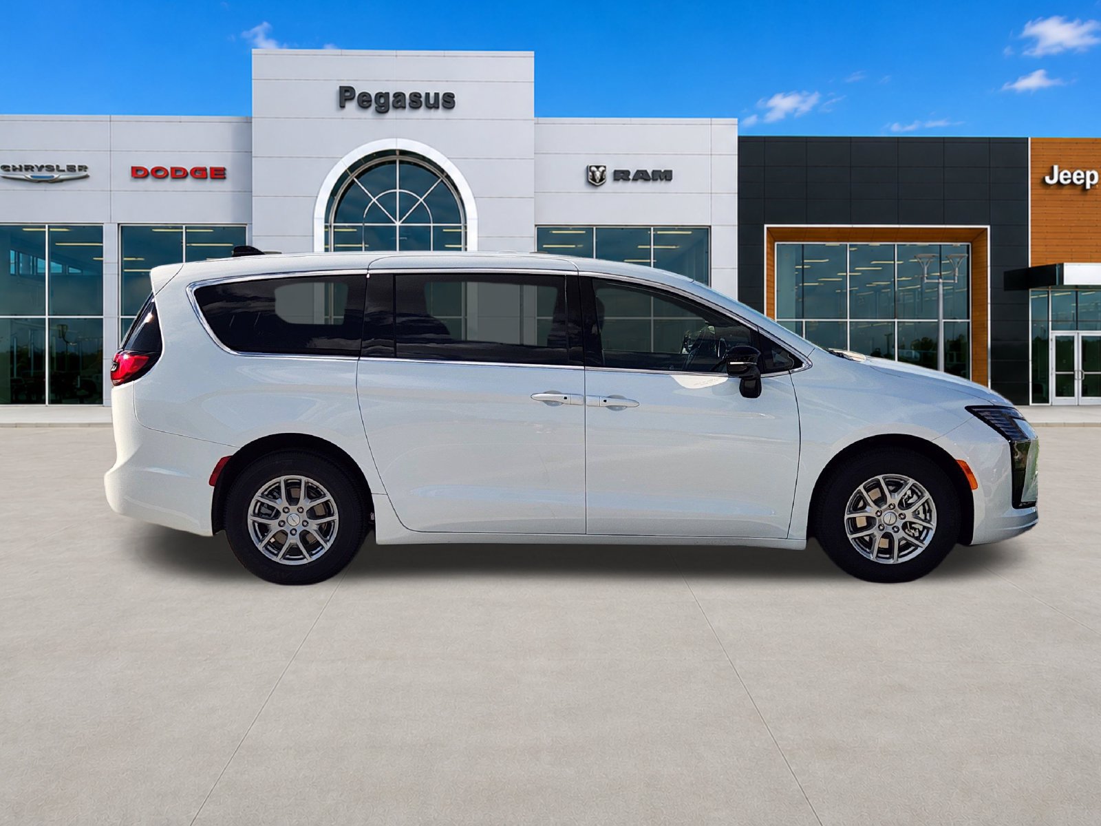 New 2027 Chrysler Pacifica Select FWD image 7