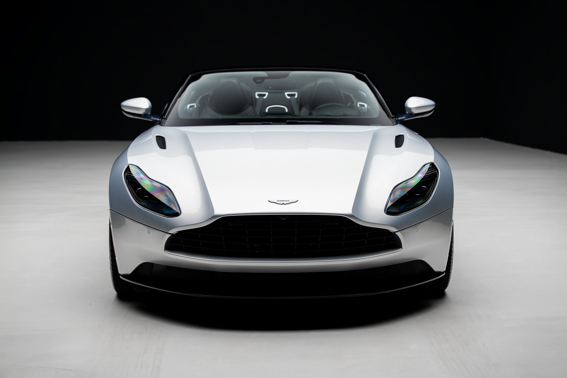 Used 2019 Aston Martin DB11 Volante RWD image 9