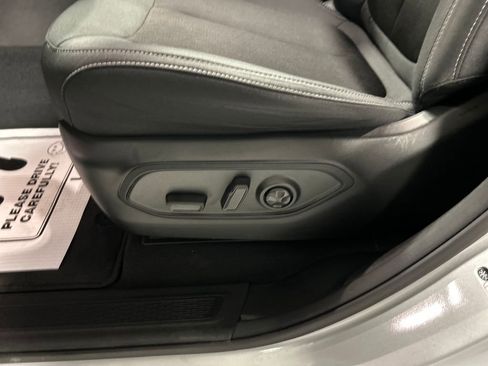 Used 2024 Jeep Grand Cherokee Laredo X w/ Luxury Tech Group I image 13