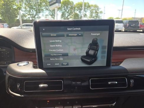 Certified 2024 Lincoln Aviator Reserve w/ Equipment Group 201A AWD/4WD image 8