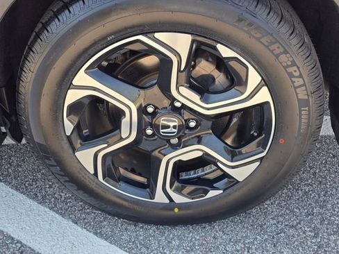 Used 2019 Honda CR-V Touring image 10