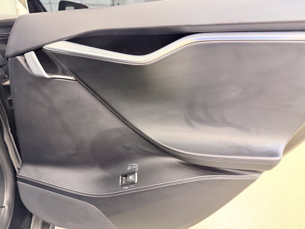 Used 2016 Tesla Model S 70D AWD/4WD image 32