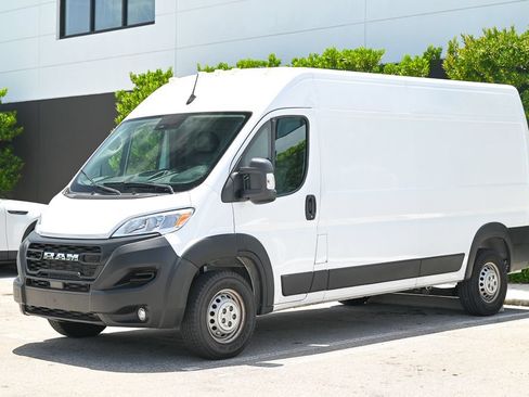 Used 2025 RAM ProMaster 3500 w/ Convenience Group FWD image 1