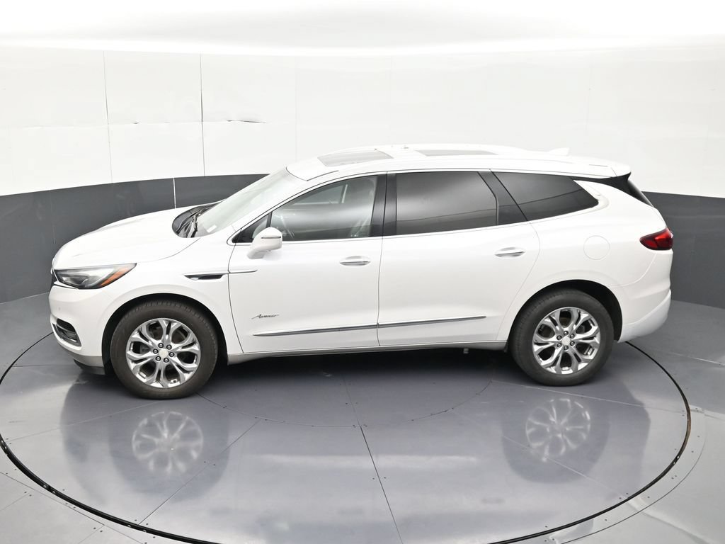Used 2018 Buick Enclave Avenir FWD image 17