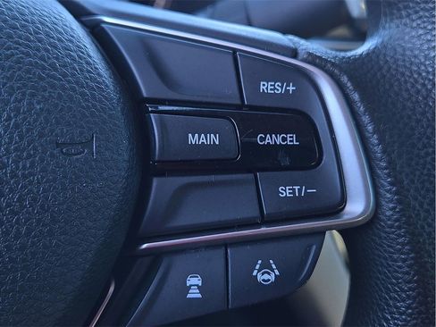 Used 2018 Honda Accord LX image 17