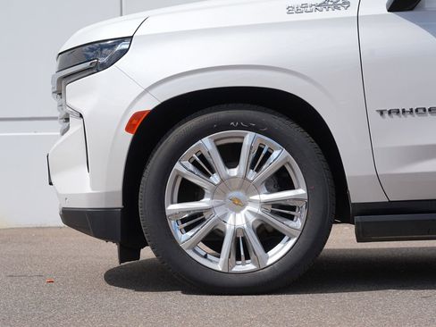 Used 2021 Chevrolet Tahoe High Country AWD/4WD image 11