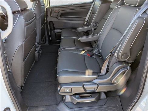 New 2026 Honda Odyssey Touring image 15