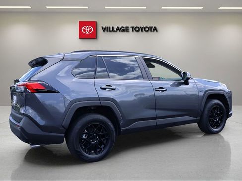 Certified 2023 Toyota RAV4 XLE w/ Convenience Package image 5