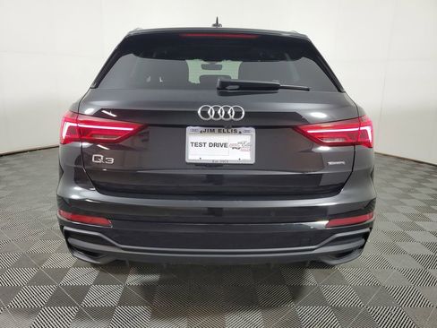 Used 2024 Audi Q3 2.0T Premium w/ Convenience Package image 5