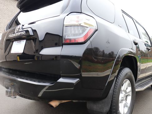 Used 2015 Toyota 4Runner SR5 Premium image 14