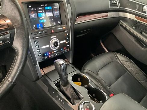Used 2019 Ford Explorer Platinum AWD/4WD image 12