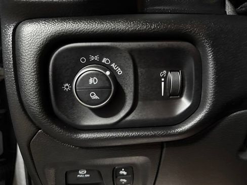 Used 2020 RAM 1500 Big Horn AWD/4WD image 7