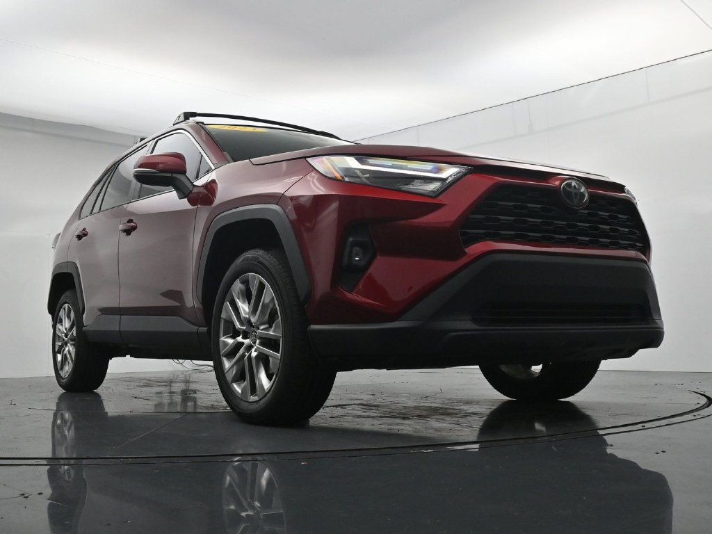Used 2023 Toyota RAV4 XLE Premium FWD image 32