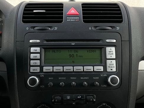 Used 2009 Volkswagen Rabbit S image 26