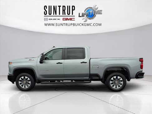 Used 2024 Chevrolet Silverado 2500 Custom w/ Custom Value Package image 22
