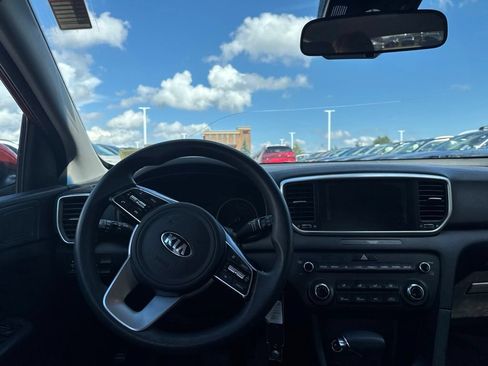 Used 2020 Kia Sportage LX AWD/4WD image 10
