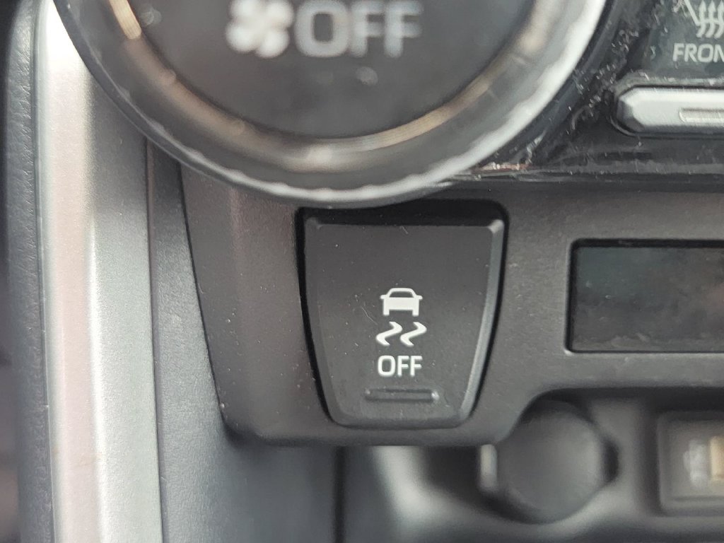 Used 2025 Toyota RAV4 XLE AWD/4WD image 27