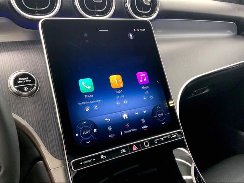 Used 2025 Mercedes-Benz GLC 300 image 23