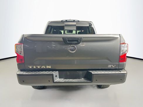 Used 2022 Nissan Titan SV w/ SV Convenience Package image 7