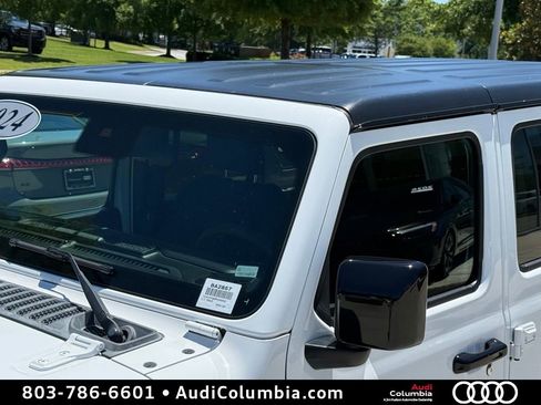 Used 2024 Jeep Wrangler Unlimited Rubicon AWD/4WD image 10