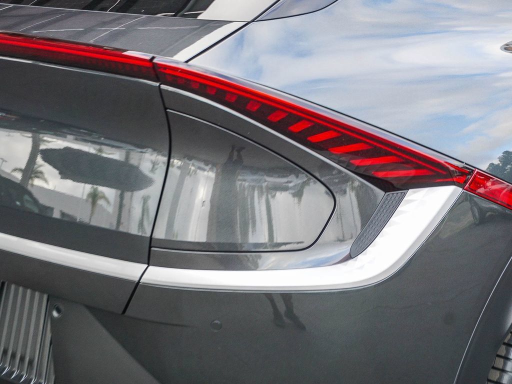 Certified 2024 Kia EV6 Light RWD image 33