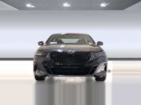 Used 2026 BMW 530i w/ M Sport Package RWD image 5