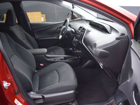 Used 2018 Toyota Prius Two w/ Prius Two Safety Plus Package FWD image 10