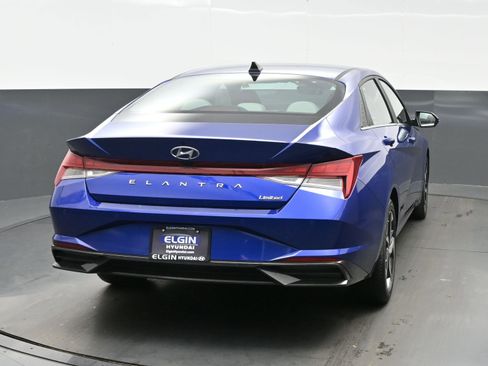 Certified 2023 Hyundai Elantra Limited image 5