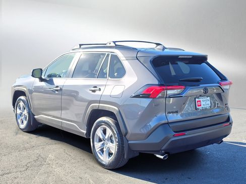 Used 2025 Toyota RAV4 XLE image 3