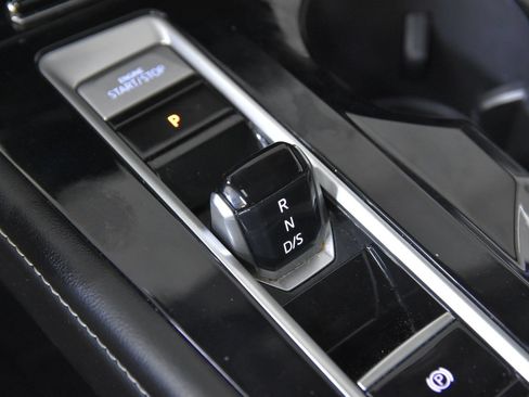 Used 2024 Volkswagen Atlas SE AWD/4WD image 26