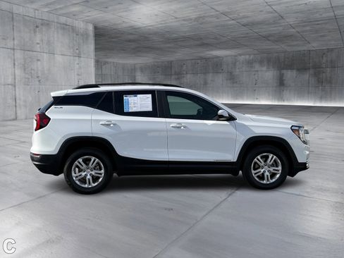 Certified 2023 GMC Terrain SLE w/ Driver Convenience Package image 6