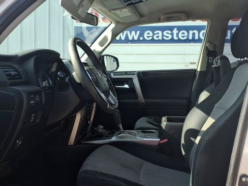 Used 2014 Toyota 4Runner SR5 AWD/4WD image 7