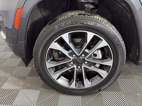 Used 2023 Jeep Grand Cherokee Overland w/ Luxury Tech Group IV image 16