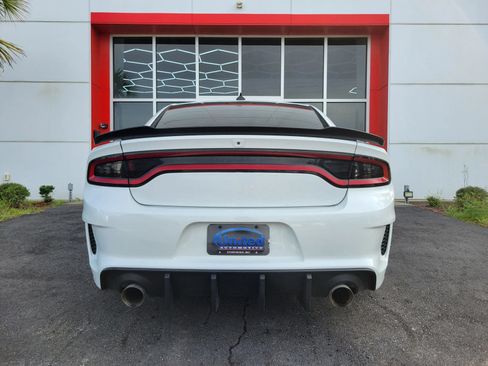 Used 2019 Dodge Charger Scat Pack w/ Dynamics Package RWD image 5