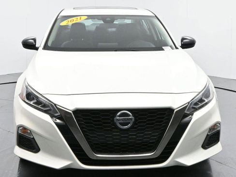 Used 2021 Nissan Altima 2.5 SR image 2