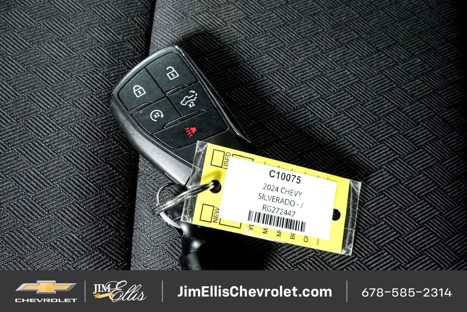 Used 2024 Chevrolet Silverado 1500 Custom w/ Turbomax Blackout Package AWD/4WD image 33